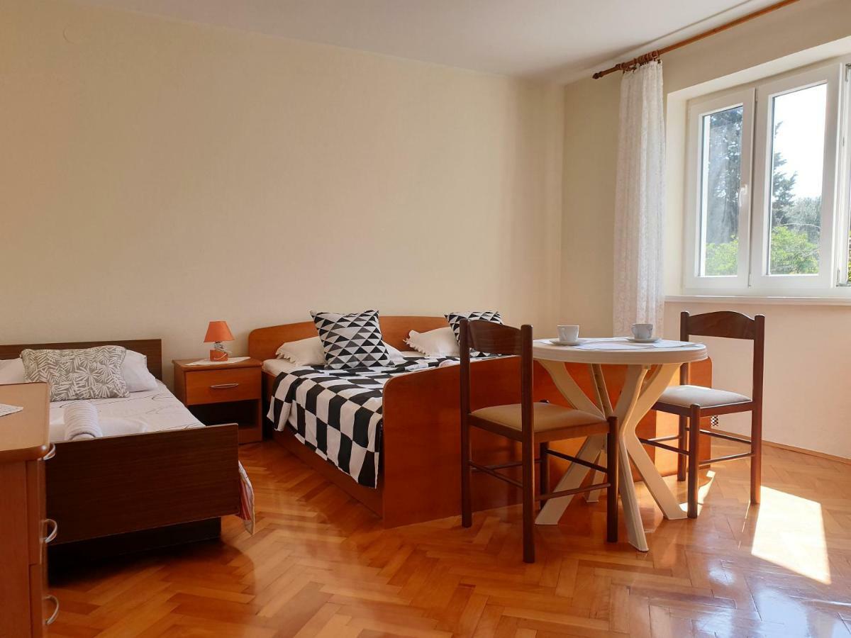 Guest House Miro Novaglia Esterno foto