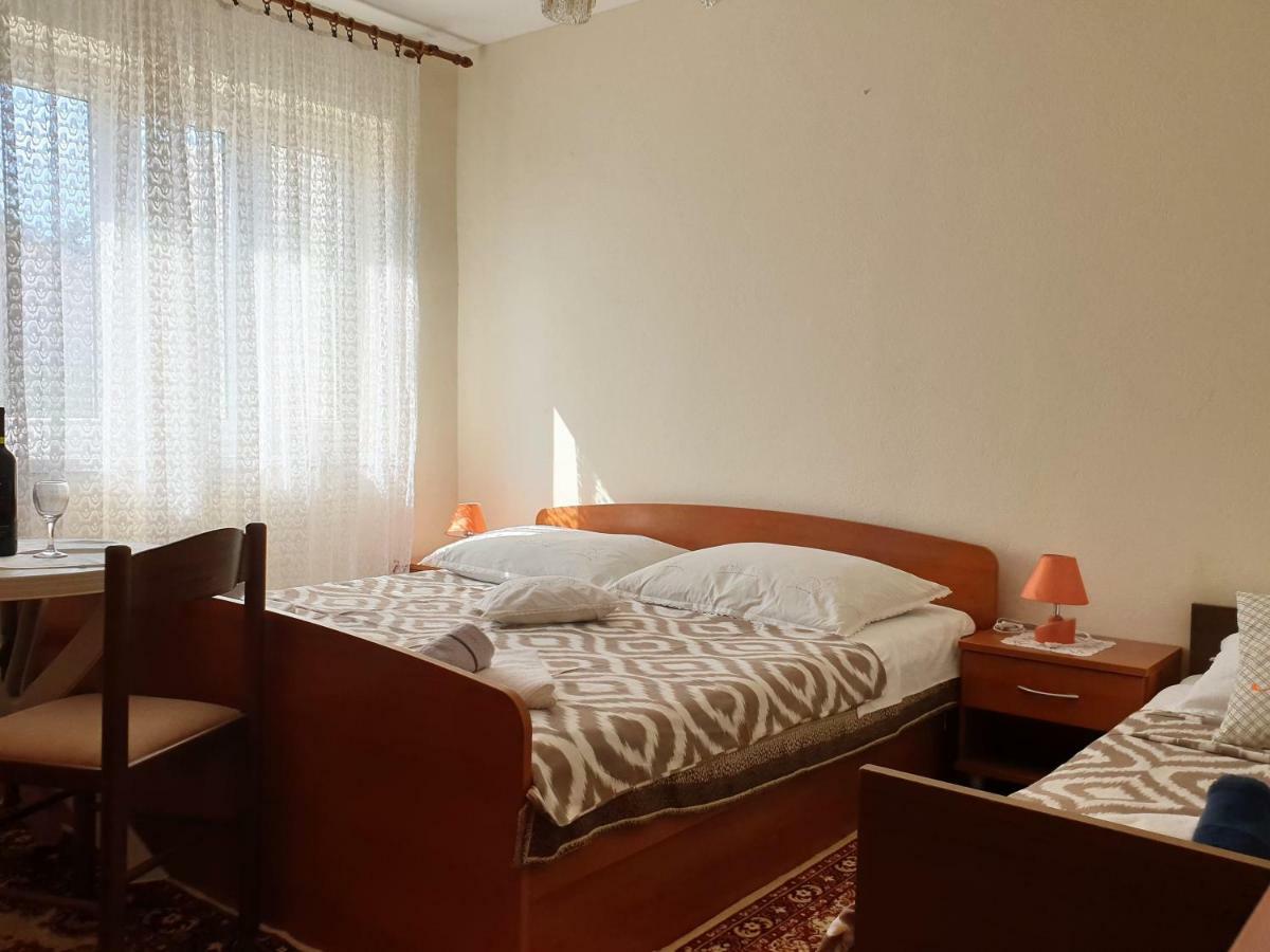 Guest House Miro Novaglia Esterno foto