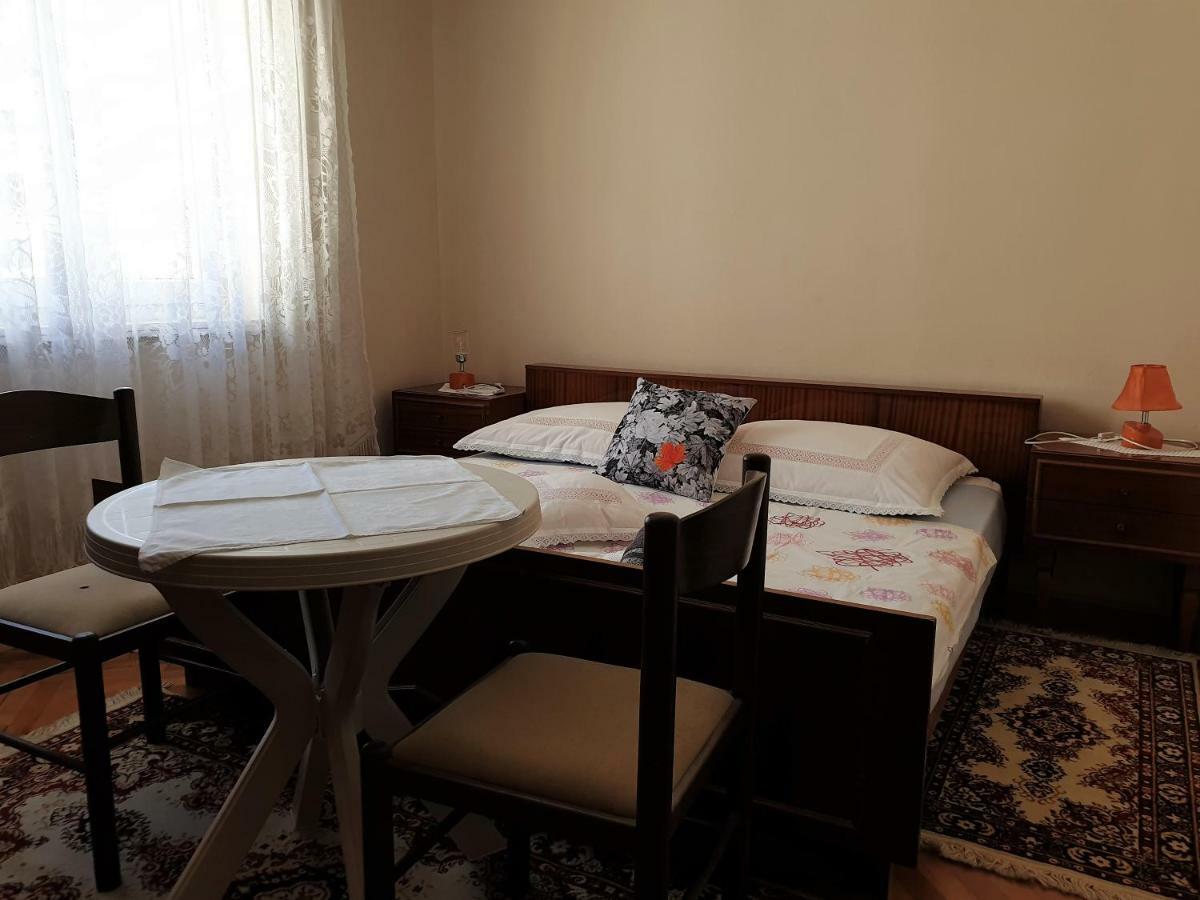 Guest House Miro Novaglia Esterno foto